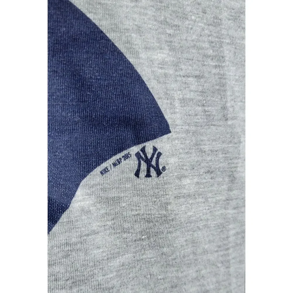 N) Women Nike Loose Fit Distressed Roll Sleeve Gray New York Yankees Shirt Small